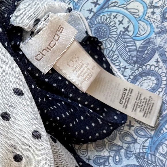 CHICO's Scarf Polka Dot Reverse Pattern Navy White Rayon Oblong 72" x 19" - Picture 4 of 8